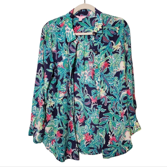 Lilly Pulitzer Tops - LILLY PULITZER Isla Silk button up blouse size M‎